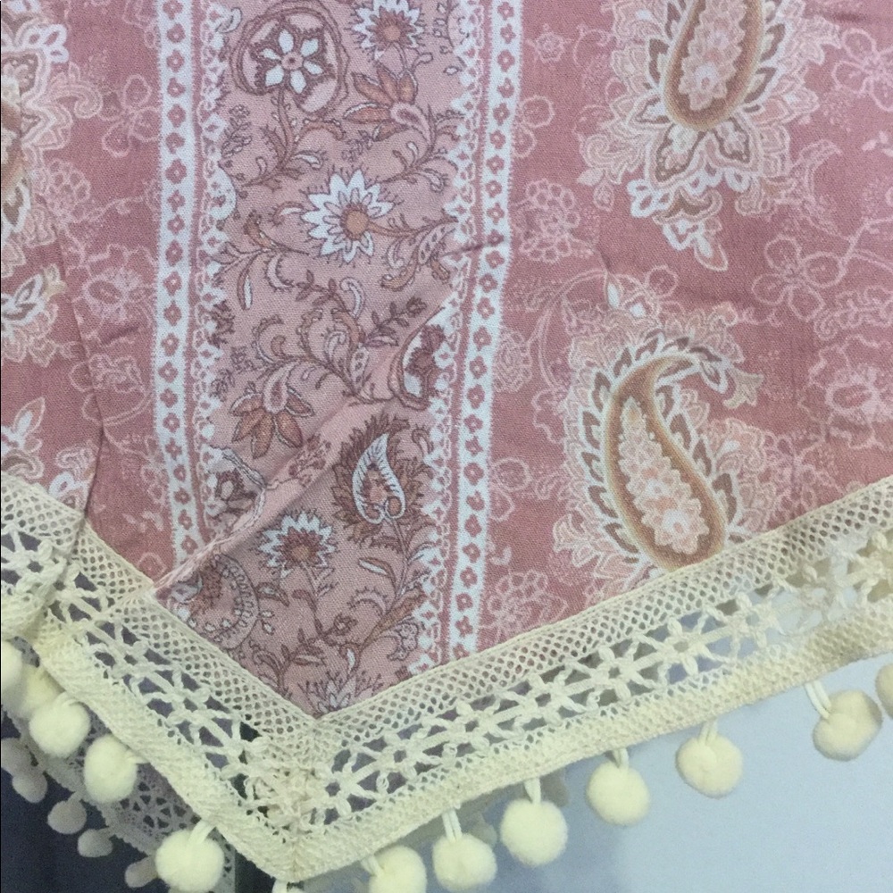 ❌DONATED❌Rose Pink Paisley Pom Pom Hem Top - Picture 7 of 9